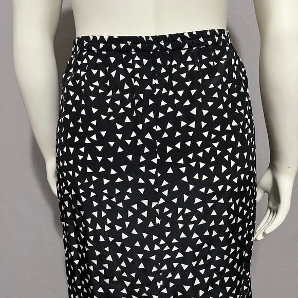 ⭐️Neiman Marcus 100% Silk Triangle Print Pencil Skirt Sz-8 - Picture 5 of 8